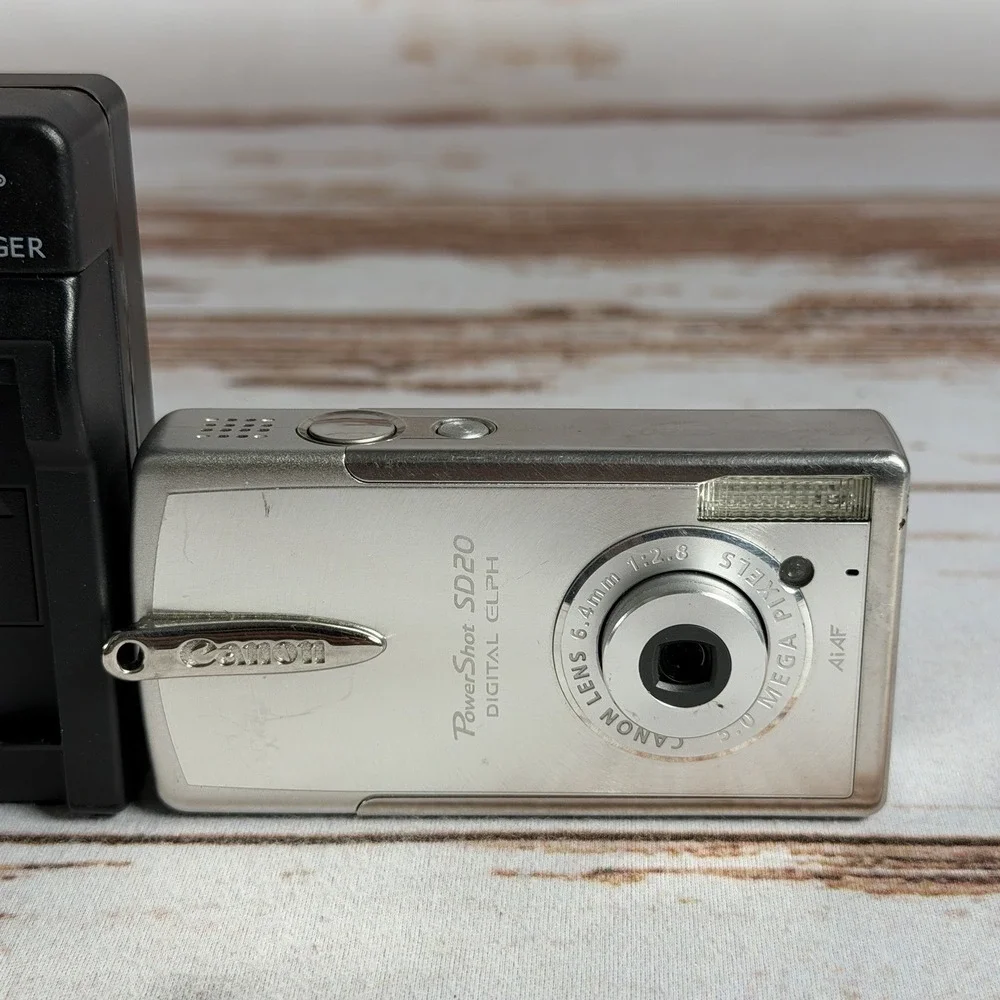 Canon PowerShot SD20 Camera For Parts Repair Broken LCD Display As-Is